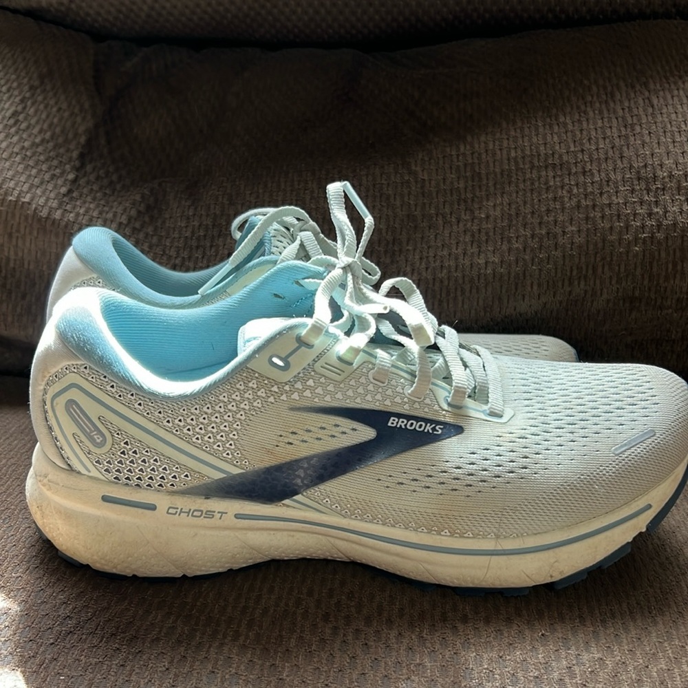 Brooks Ghost